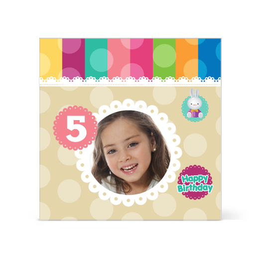 Πολύχρωμη πρόσκληση με κύκλους και φωτογραφία